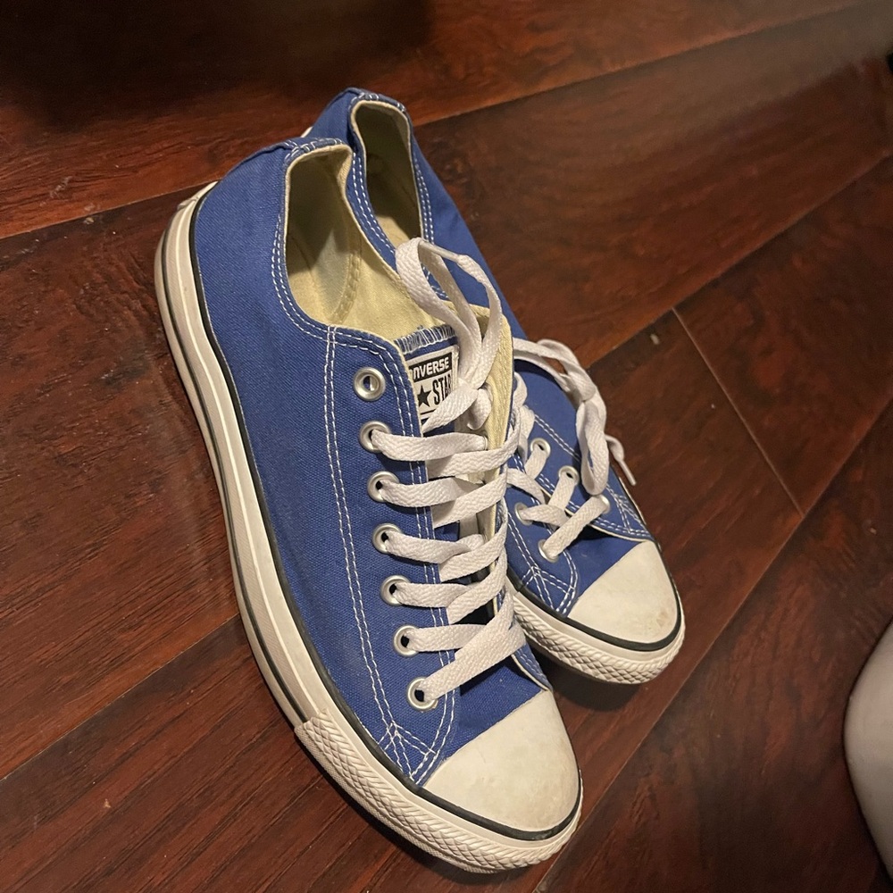 Converse - Picture 2 of 3
